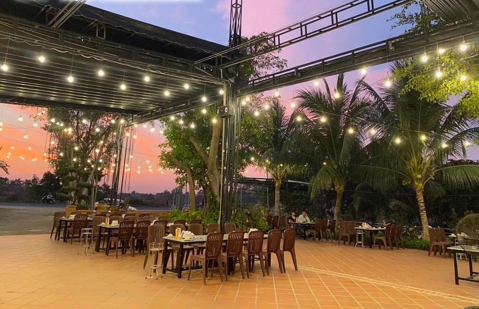 Mái Xếp Nhà Hàng Quận 1 - HCM