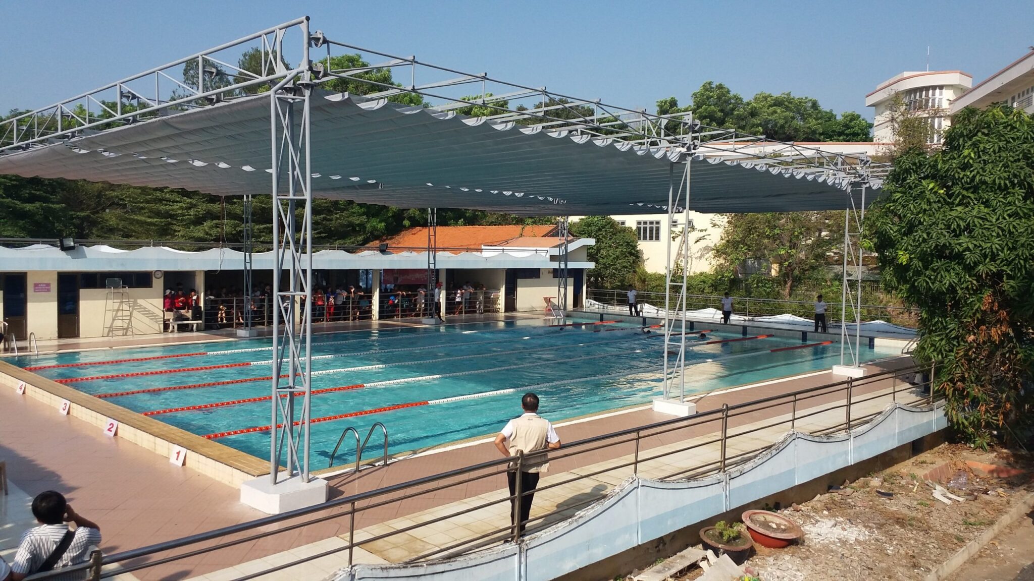 Mái xếp hồ bơi Quận 6 - HCM