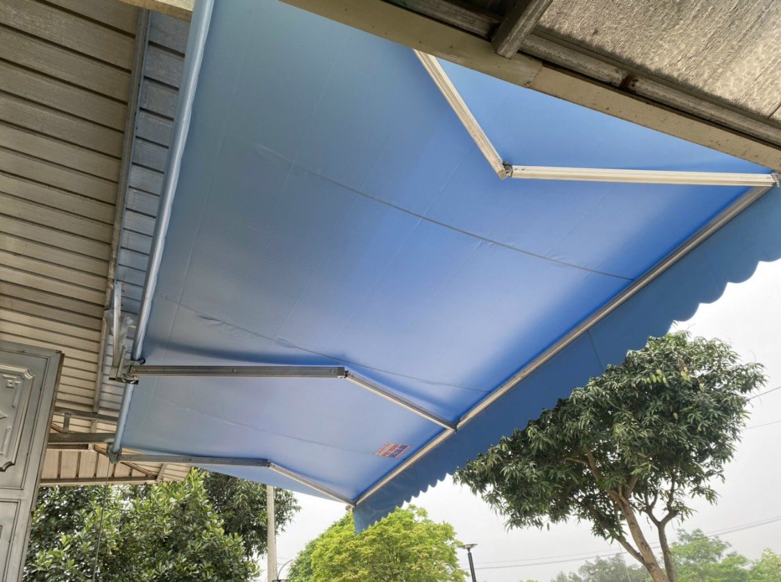 Mái hiên di dộng