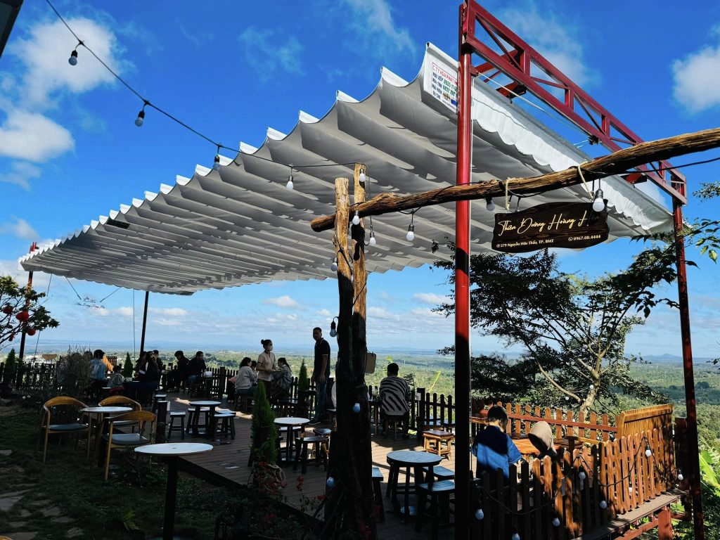 Mái Xếp Nhà Hàng